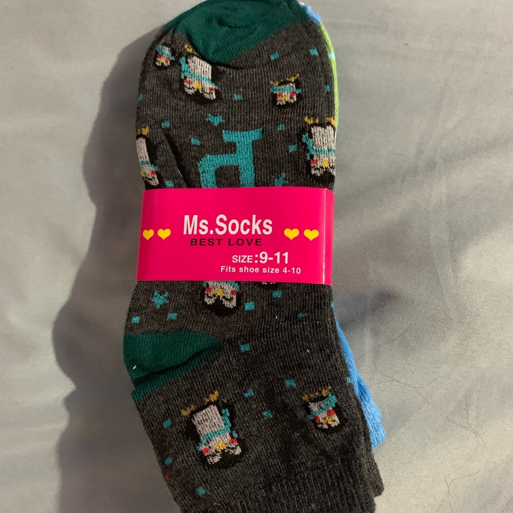 Women's Penguin Pattern Socks - Black and Blue